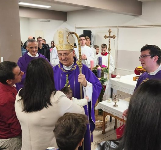 Biskup Šaško krstio sedmo dijete obitelji Draganić u Brdovcu